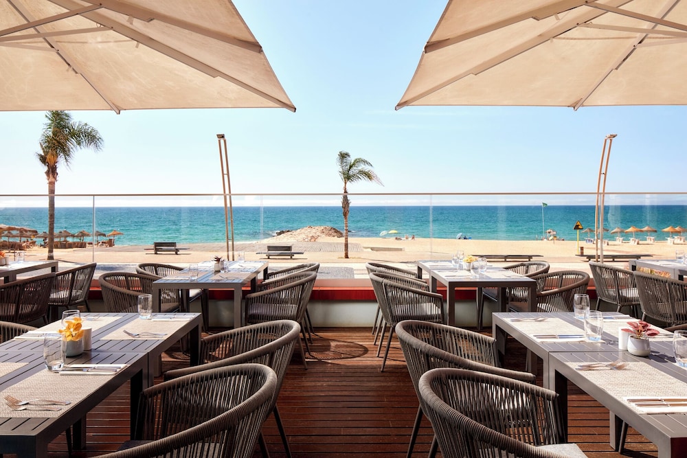 Dom Jose Beach Hotel — Restaurant & bars in Quarteira, Faro