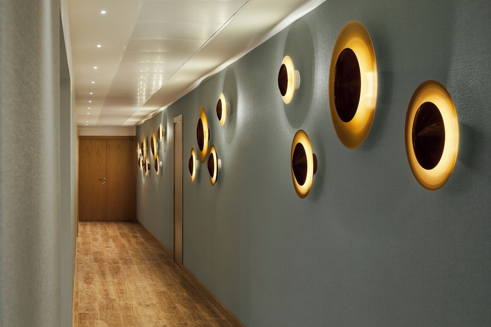 Dom Jose Beach Hotel — Hotel building in Quarteira, Faro
