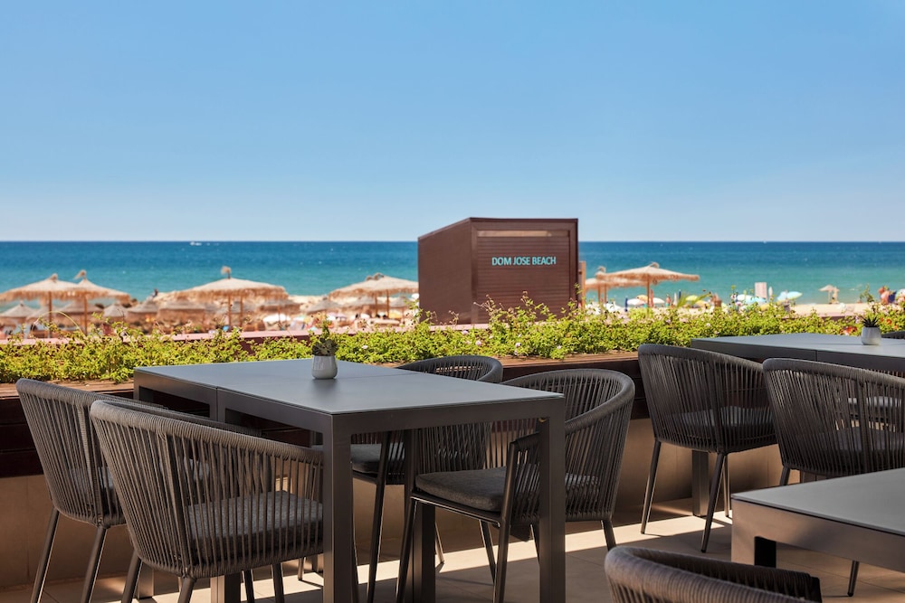 Dom Jose Beach Hotel — Restaurant & bars in Quarteira, Faro