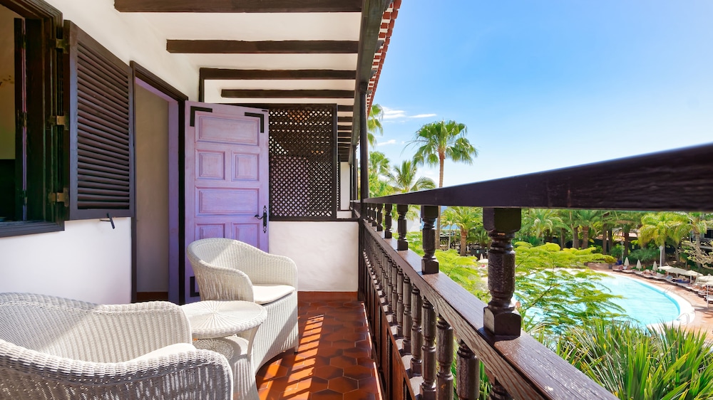 Hotel Parque Tropical — Hotel rooms in Playa del Ingles, Canary Islands