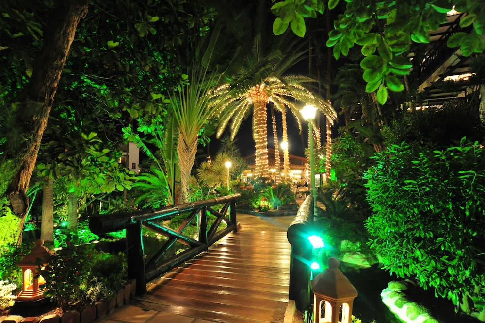 Hotel Parque Tropical — Restaurant & bars in Playa del Ingles, Canary Islands