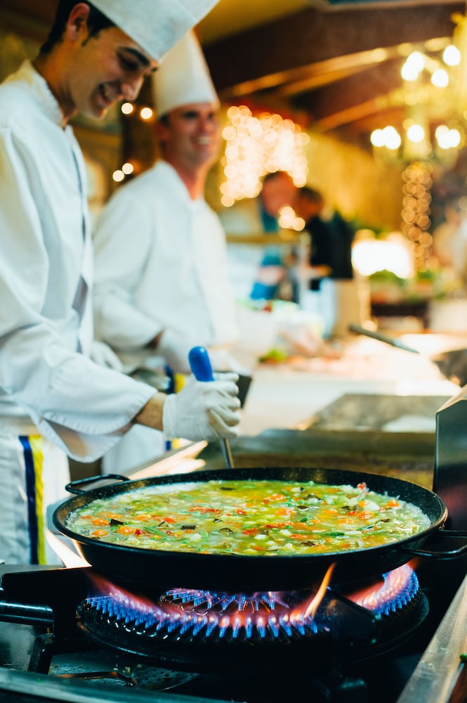Hotel Parque Tropical — Restaurant & bars in Playa del Ingles, Canary Islands
