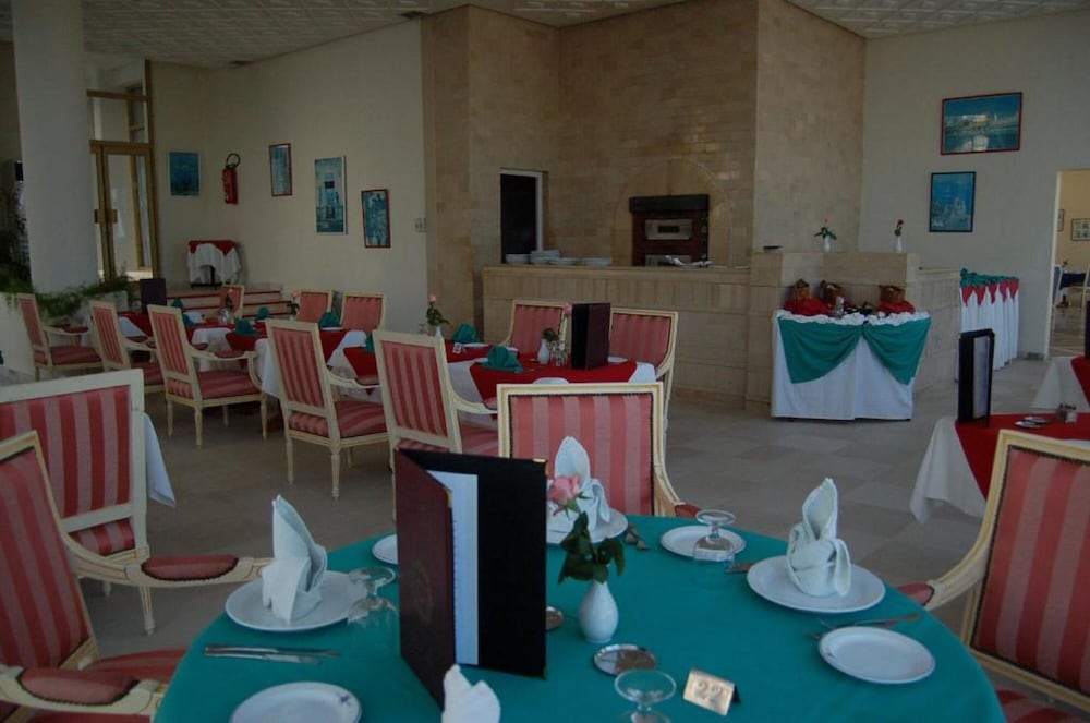 Amir Palace — Restaurant & bars in Skanes inc. Monastir, Monastir