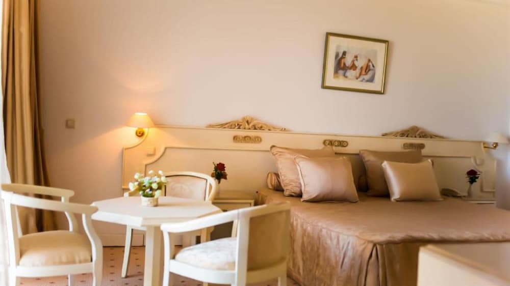 Amir Palace — Hotel rooms in Skanes inc. Monastir, Monastir