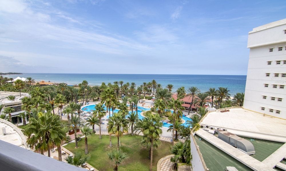 . Riadh Palms Resort & Spa
