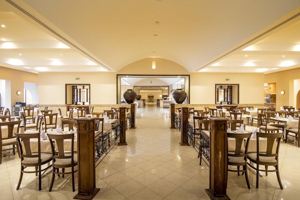 Yadis Djerba Thalasso & Golf — Restaurant & bars in Aghir, Medenine