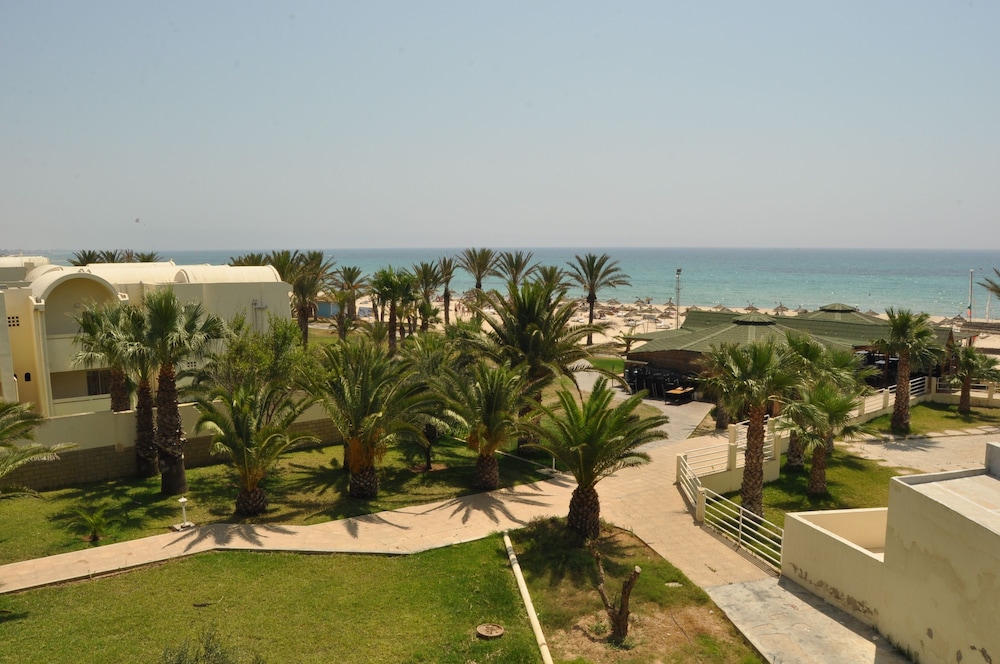 Omar Khayam Resort & Aqua Park — Beach in Hammamet, Nabeul
