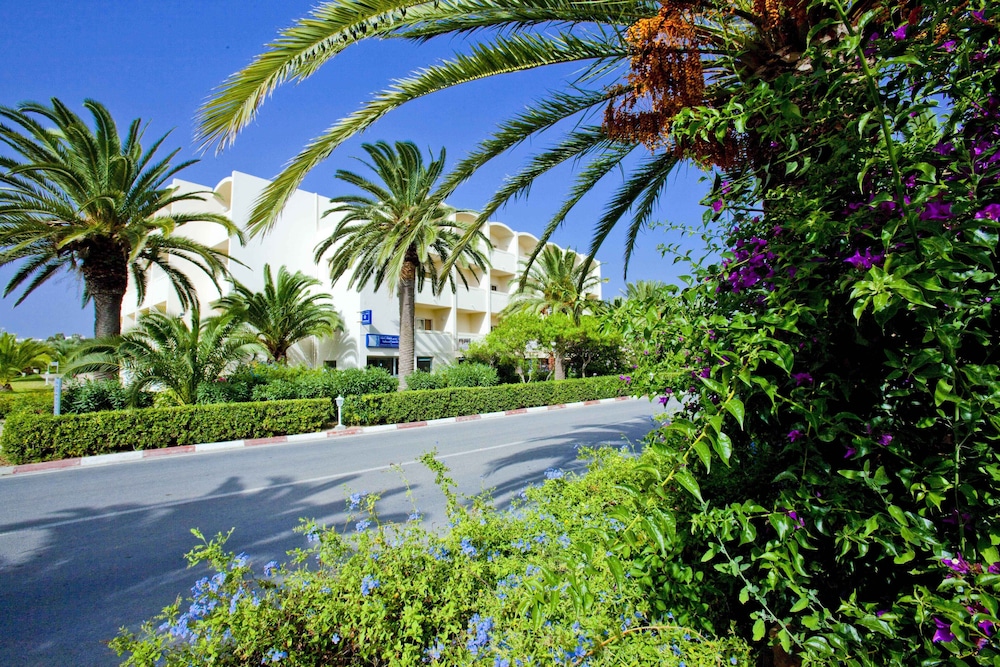 Omar Khayam Resort & Aqua Park — Hotel building in Hammamet, Nabeul