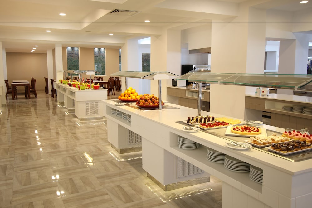 Omar Khayam Resort & Aqua Park — Restaurant & bars in Hammamet, Nabeul