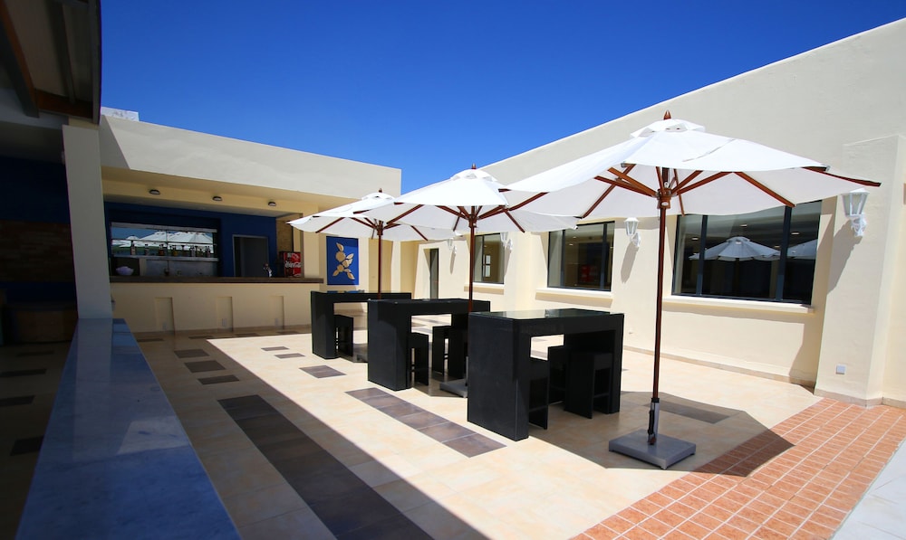 Omar Khayam Resort & Aqua Park — Restaurant & bars in Hammamet, Nabeul