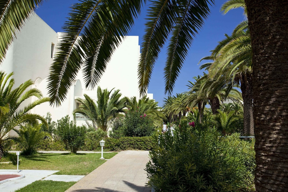 Omar Khayam Resort & Aqua Park — Hotel building in Hammamet, Nabeul