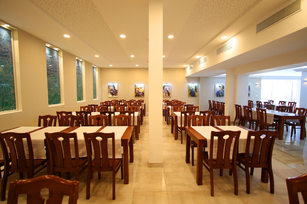Omar Khayam Resort & Aqua Park — Restaurant & bars in Hammamet, Nabeul
