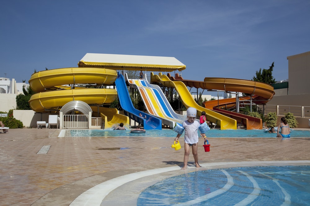Omar Khayam Resort & Aqua Park — Swimming pool in Hammamet, Nabeul