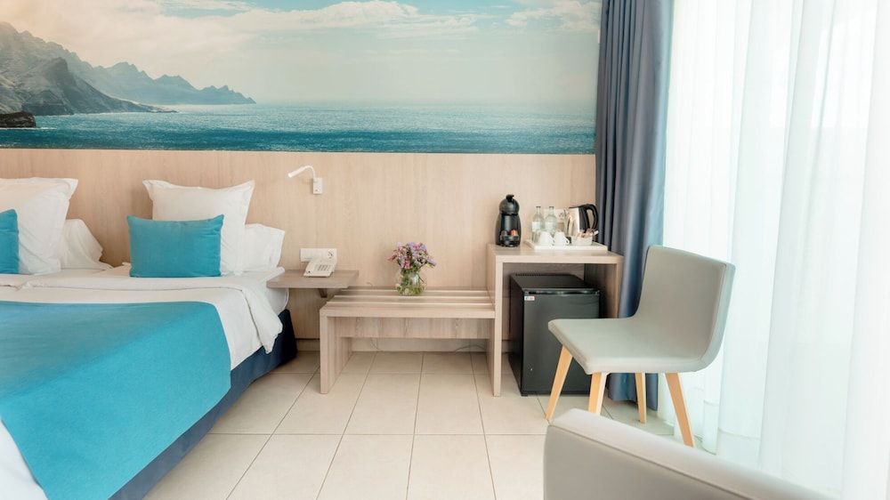 Bluesea Marieta — Hotel rooms in Playa del Ingles, Canary Islands