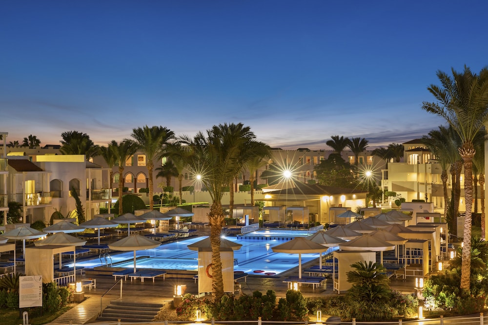 Pickalbatros Dana Beach Resort - Hurghada — Swimming pool in Hurghada, Red Sea