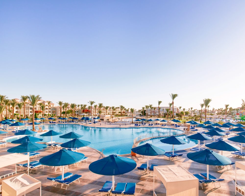 Pickalbatros Dana Beach Resort - Hurghada — Swimming pool in Hurghada, Red Sea