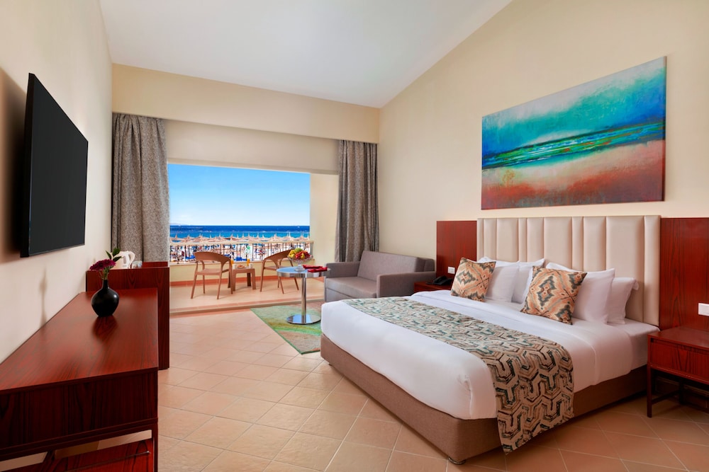 Pickalbatros Dana Beach Resort - Hurghada — Hotel rooms in Hurghada, Red Sea