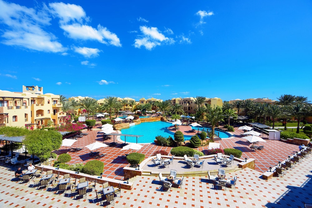 Steigenberger Coraya Beach - Adults Friendly 16 Years Plus — Swimming pool in El Quseir, Red Sea