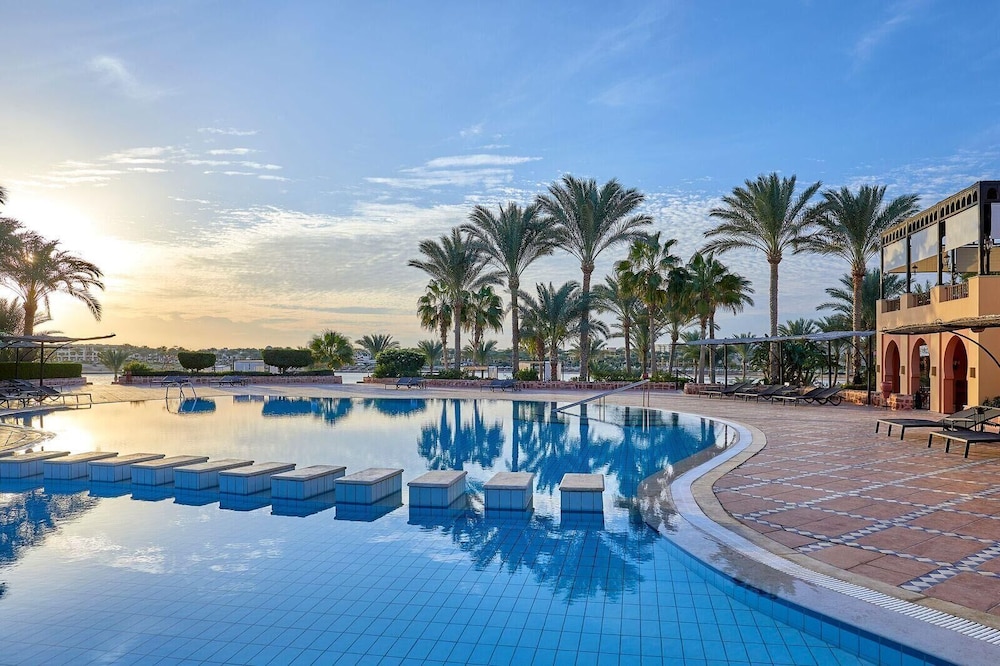 Steigenberger Coraya Beach - Adults Friendly 16 Years Plus — Swimming pool in El Quseir, Red Sea