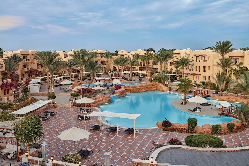 Steigenberger Coraya Beach - Adults Friendly 16 Years Plus — Swimming pool in El Quseir, Red Sea