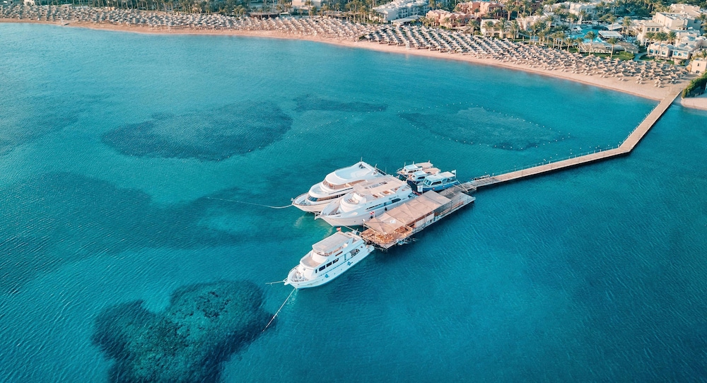 Iberotel Makadi Beach by JAZ - All inclusive — Beach in Makadi Bay, Red Sea