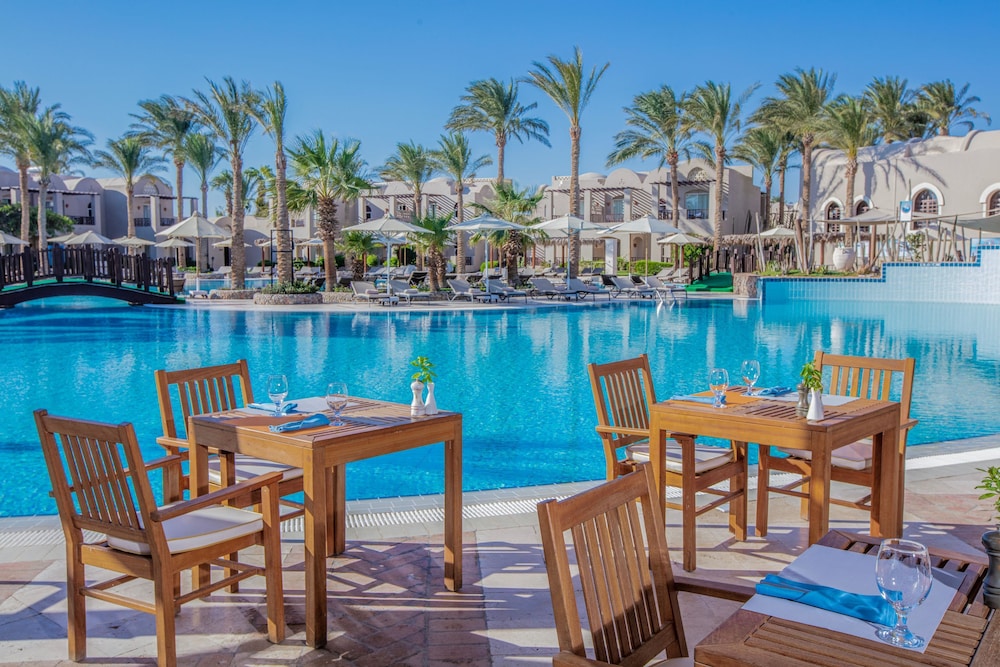 Iberotel Makadi Beach by JAZ - All inclusive — Swimming pool in Makadi Bay, Red Sea