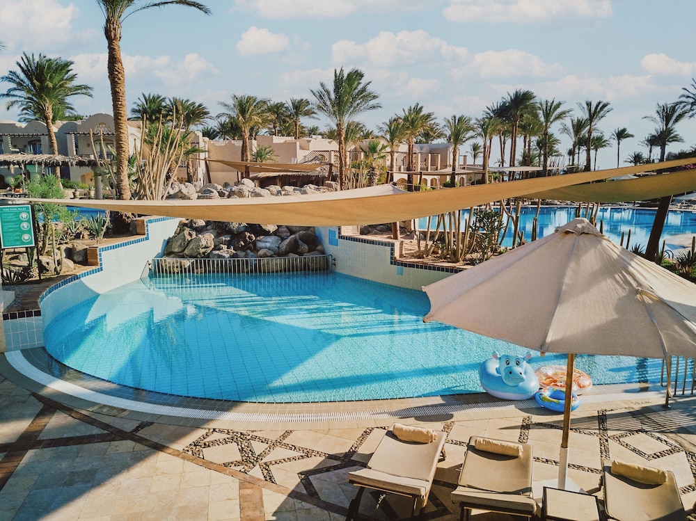 Iberotel Makadi Beach by JAZ - All inclusive — Swimming pool in Makadi Bay, Red Sea