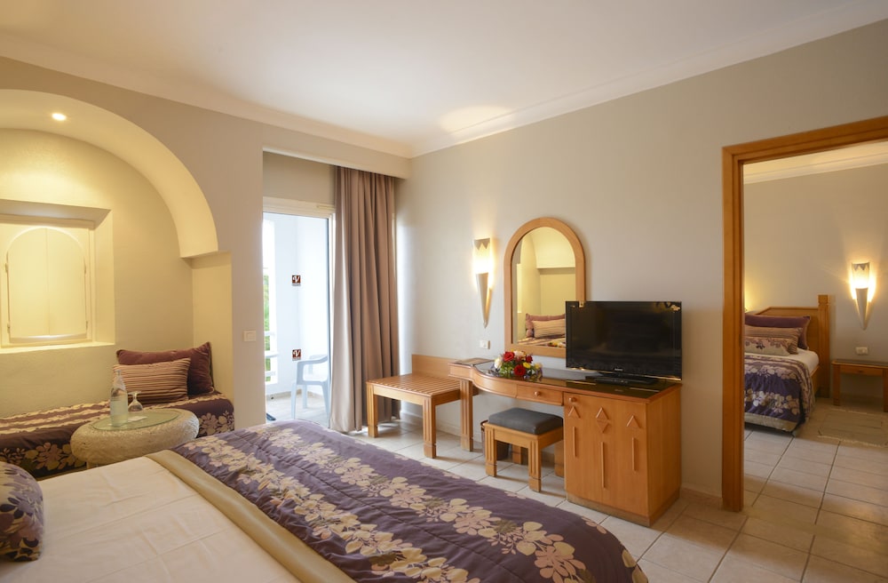 Djerba Resort — Hotel rooms in Midoun, Medenine