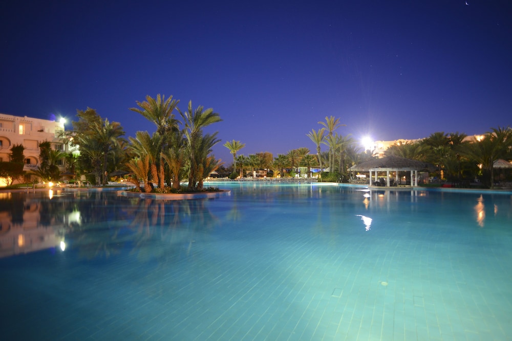 Djerba Resort — Swimming pool in Midoun, Medenine