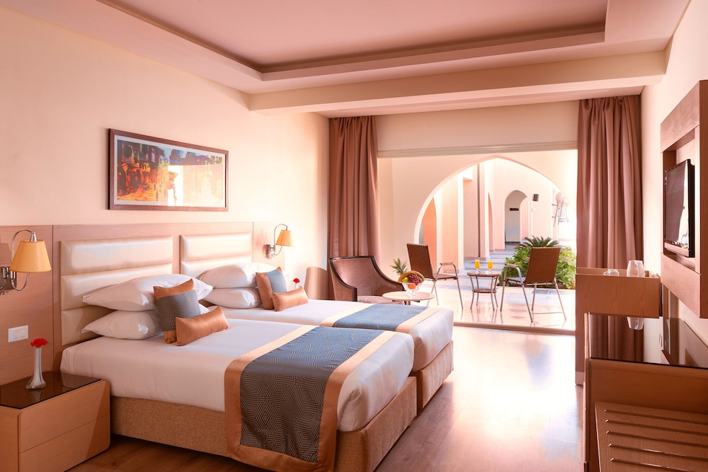 Pickalbatros Alf Leila Wa Leila Resort - Neverland Hurghada — Hotel rooms in Hurghada, Red Sea
