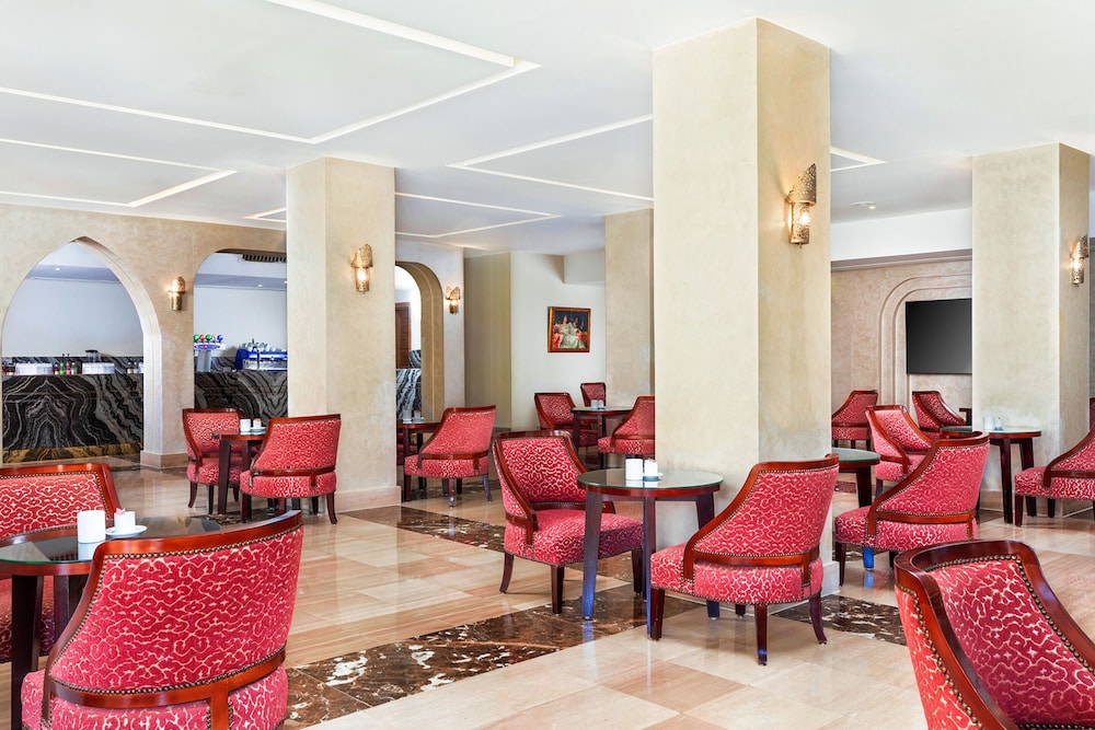 Pickalbatros Alf Leila Wa Leila Resort - Neverland Hurghada — Restaurant & bars in Hurghada, Red Sea
