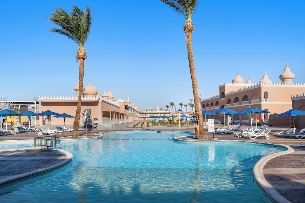 Pickalbatros Alf Leila Wa Leila Resort - Neverland Hurghada — Swimming pool in Hurghada, Red Sea