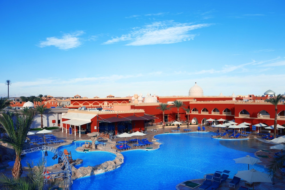 Pickalbatros Alf Leila Wa Leila Resort - Neverland Hurghada — Swimming pool in Hurghada, Red Sea