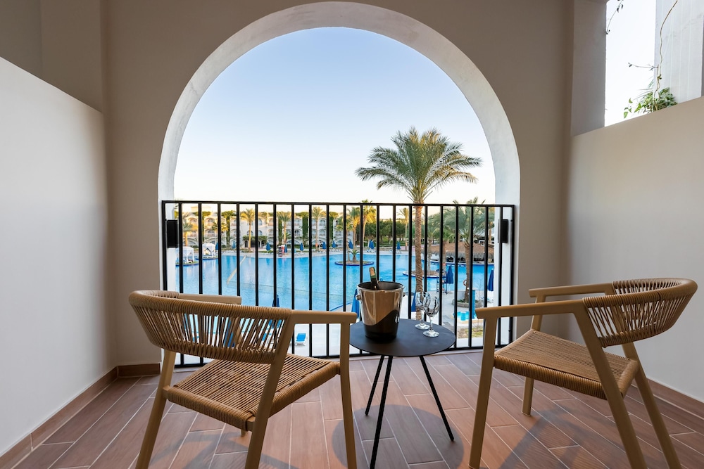Desert Rose — Swimming pool in Hurghada, Red Sea
