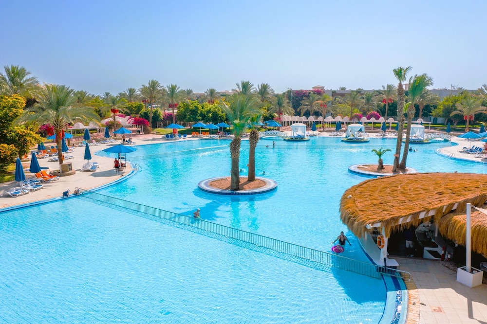 Desert Rose — Swimming pool in Hurghada, Red Sea
