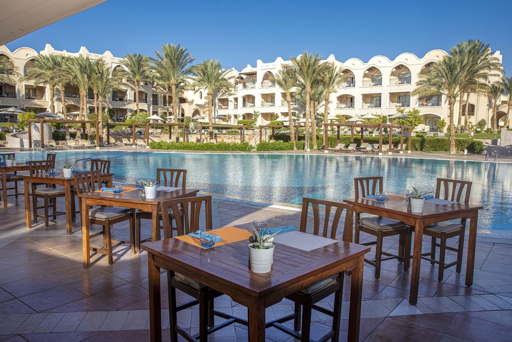 JAZ Makadi Star & Spa - Adults Only +16 — Swimming pool in Makadi Bay, Red Sea