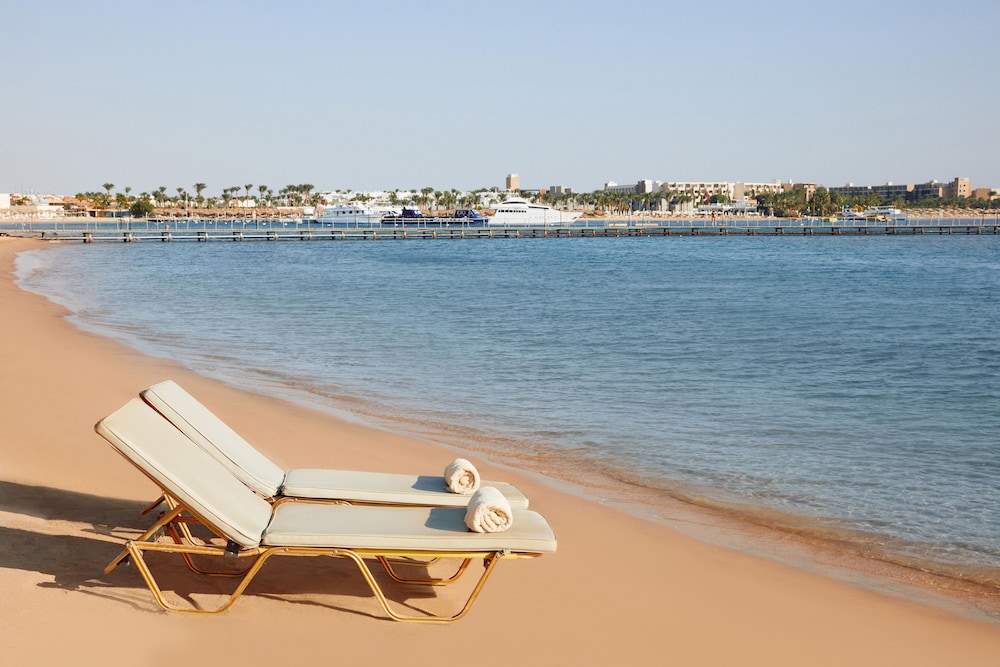 JAZ Makadi Star & Spa - Adults Only +16 — Beach in Makadi Bay, Red Sea