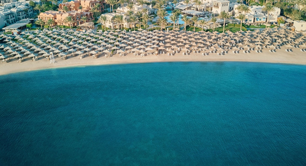 JAZ Makadi Star & Spa - Adults Only +16 — Beach in Makadi Bay, Red Sea