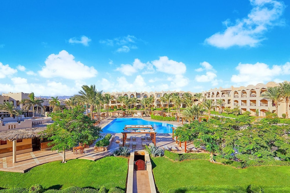 JAZ Makadi Star & Spa - Adults Only +16 — Swimming pool in Makadi Bay, Red Sea