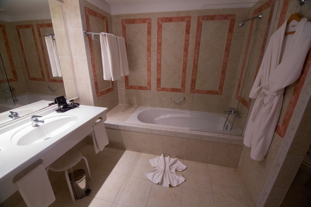 Royal Tulip Taj Sultan — Hotel rooms in Hammamet, Nabeul