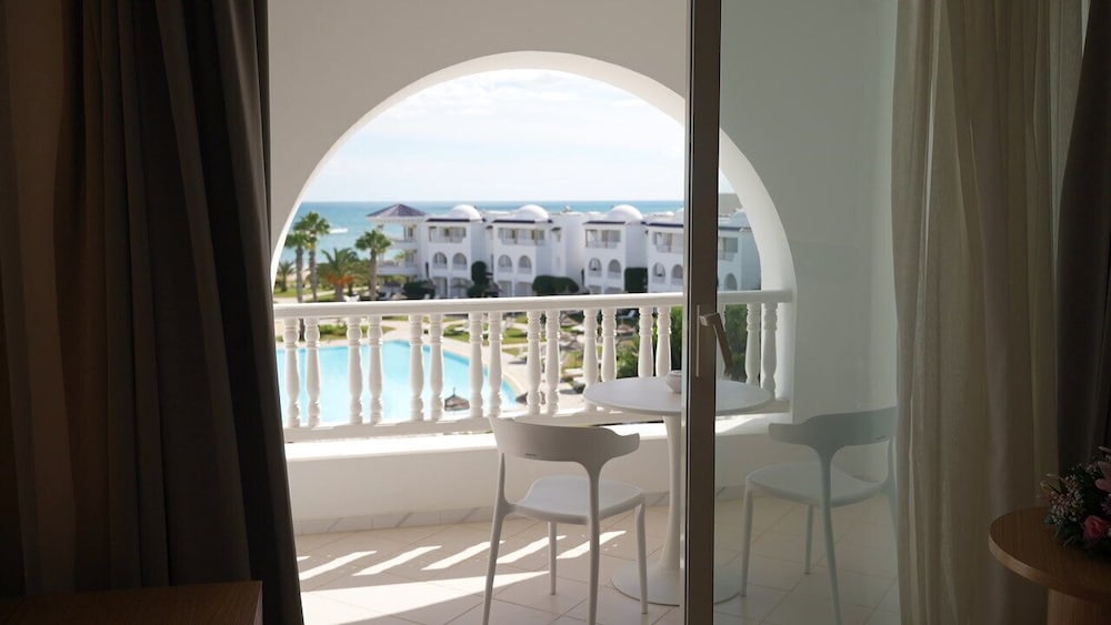 Royal Tulip Taj Sultan — Hotel rooms in Hammamet, Nabeul