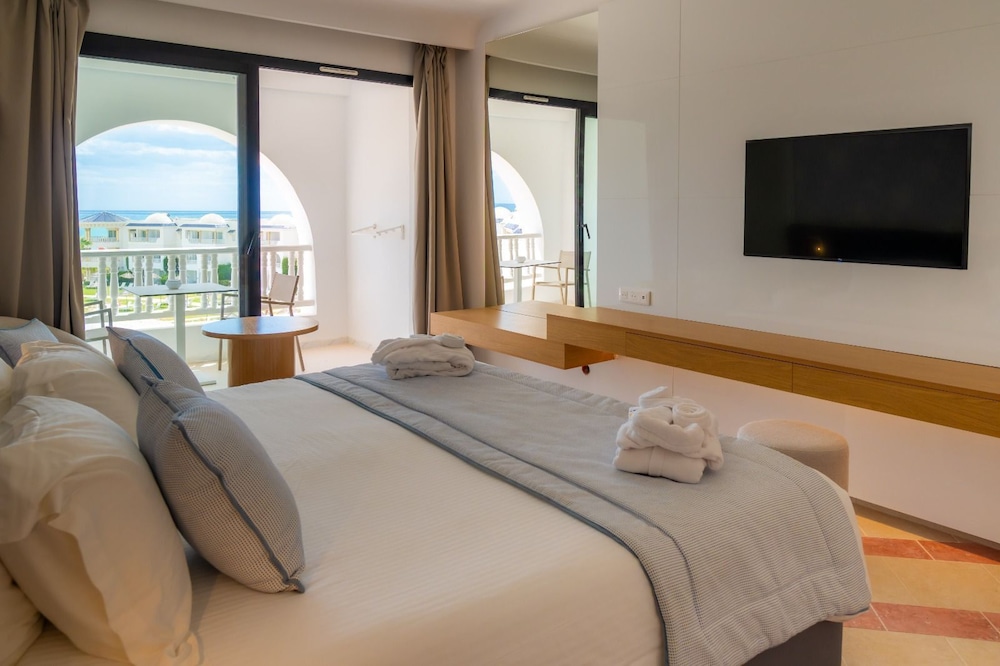 Royal Tulip Taj Sultan — Hotel rooms in Hammamet, Nabeul