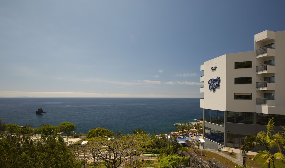 Hotel Baía Azul — Hotel building in Funchal, Madeira