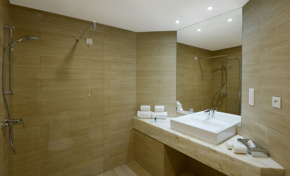 Hotel Baía Azul — Hotel rooms in Funchal, Madeira