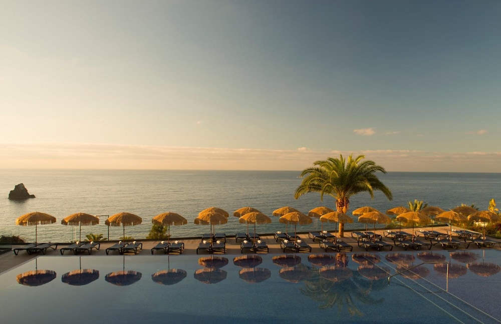 Hotel Baía Azul — Swimming pool in Funchal, Madeira