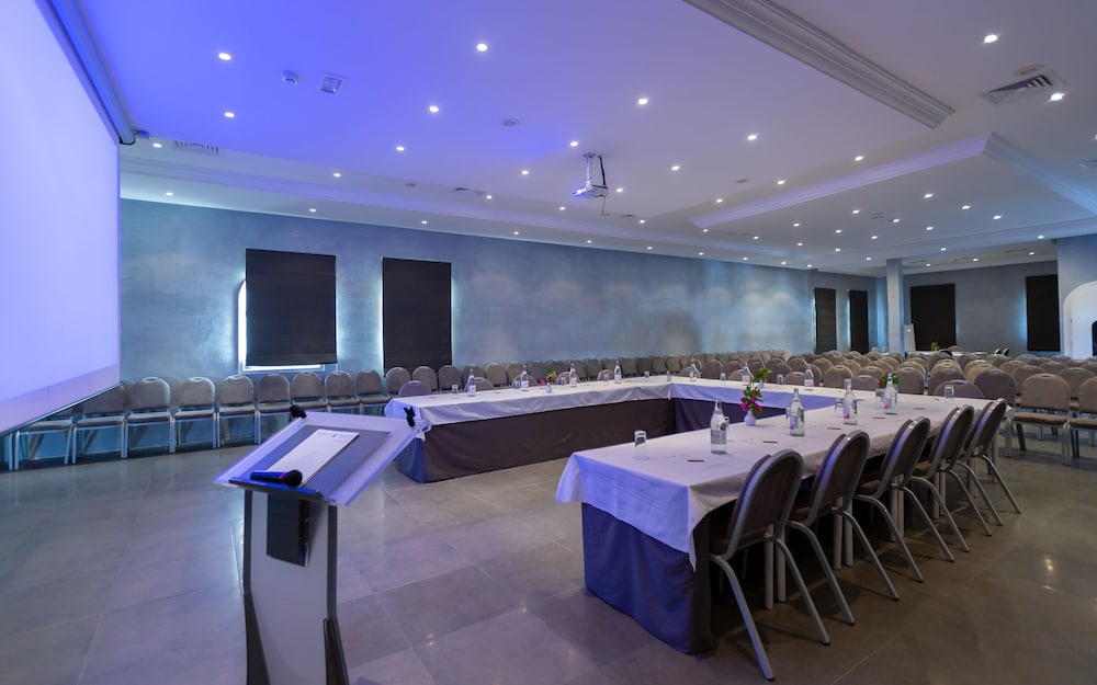 Hotel Samira Club - Caters to Couples — Hotel building in Hammamet, Nabeul