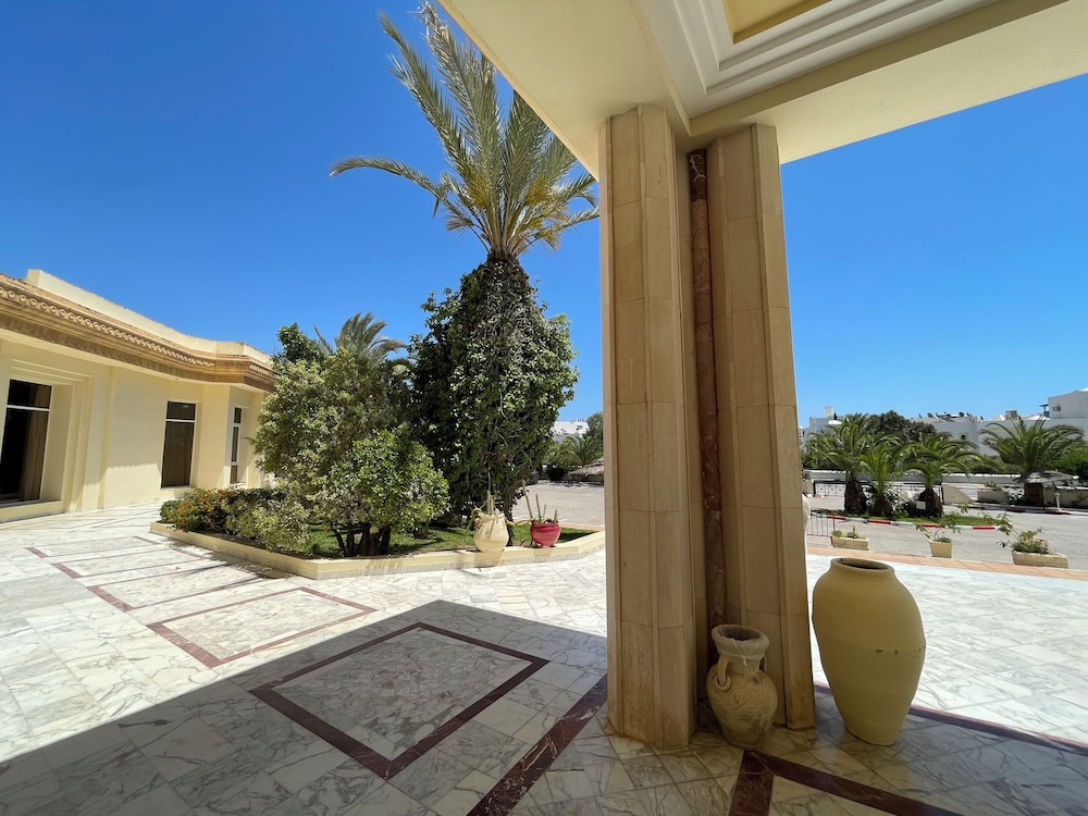 Hotel Marina Palace — Hotel building in Hammamet, Nabeul