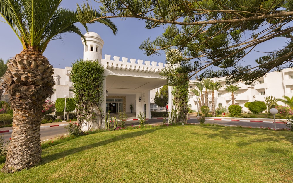 El Mouradi Skanes — Shared spaces in Skanes inc. Monastir, Monastir