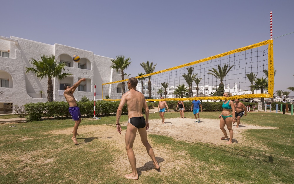 El Mouradi Skanes — On-site activities in Skanes inc. Monastir, Monastir
