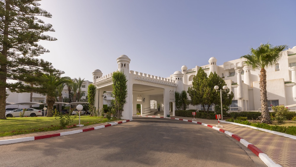 El Mouradi Skanes — Shared spaces in Skanes inc. Monastir, Monastir